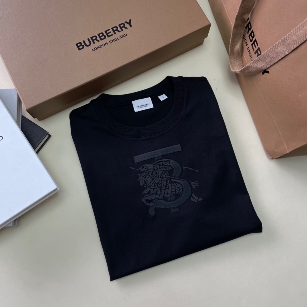 P229 Burberry Knight-Embroidered Logo T-Shirt - Black
