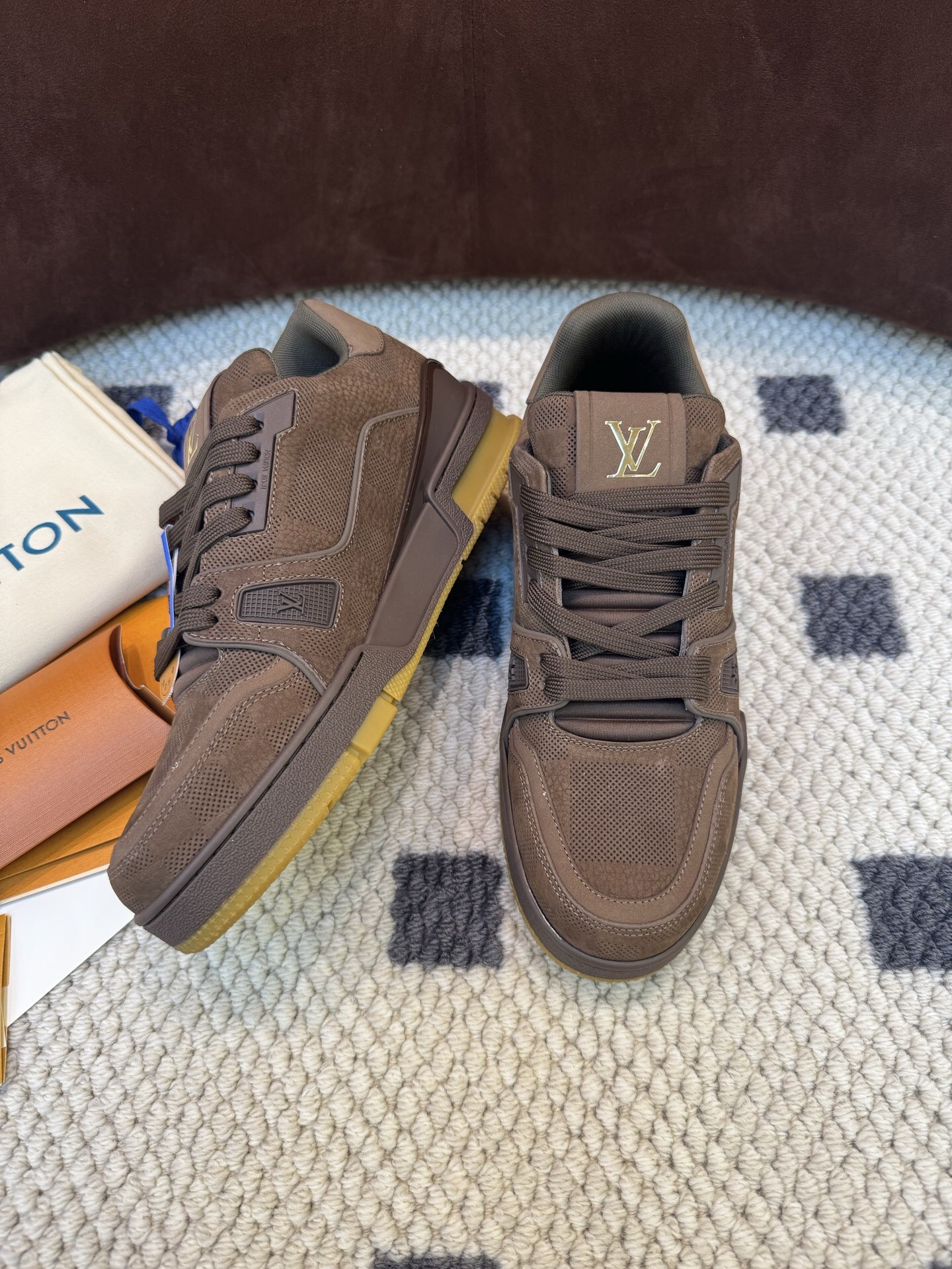 P699 Classic Sneakers - Camel