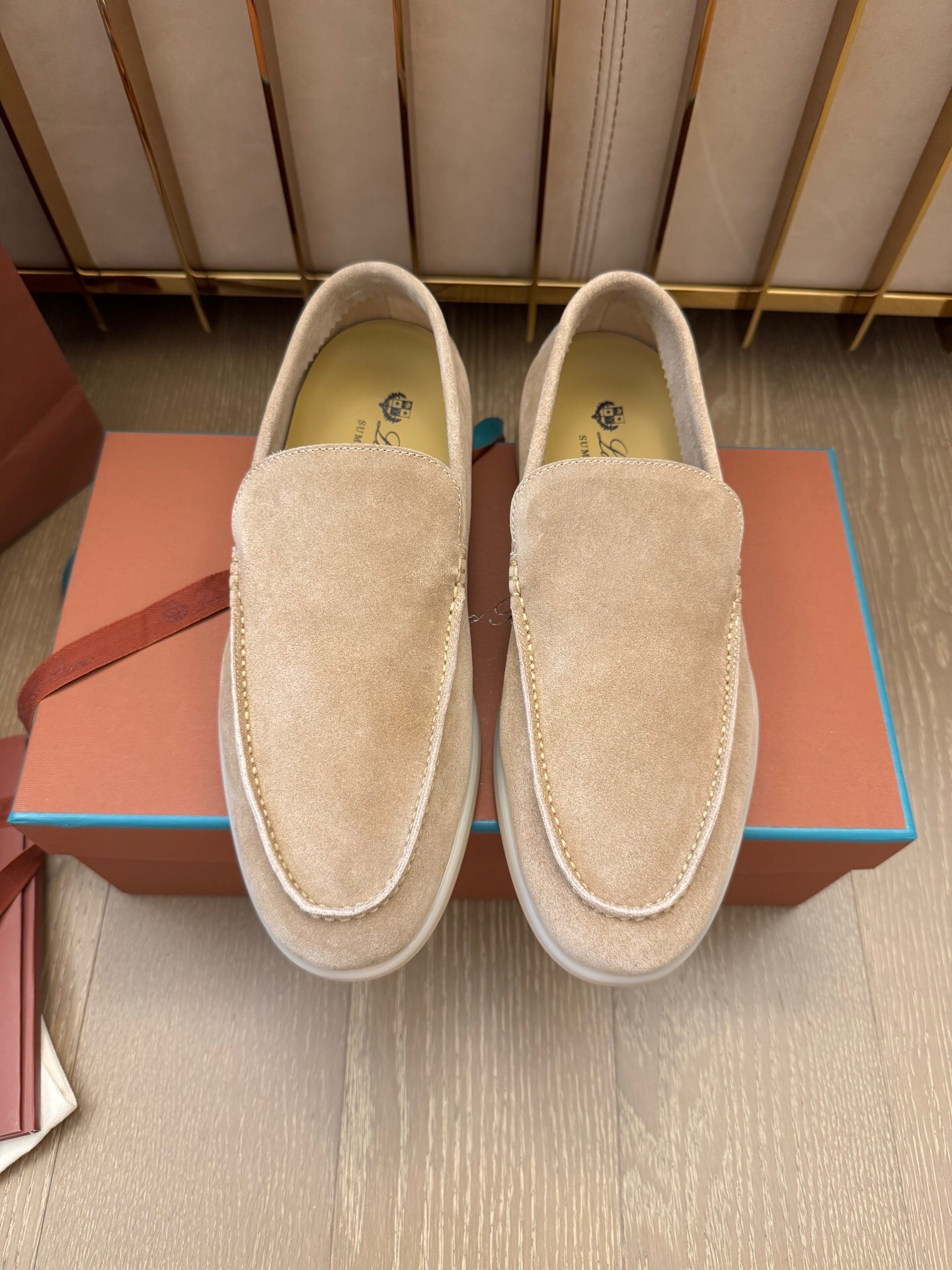 P569 Casual Loafers - Camel