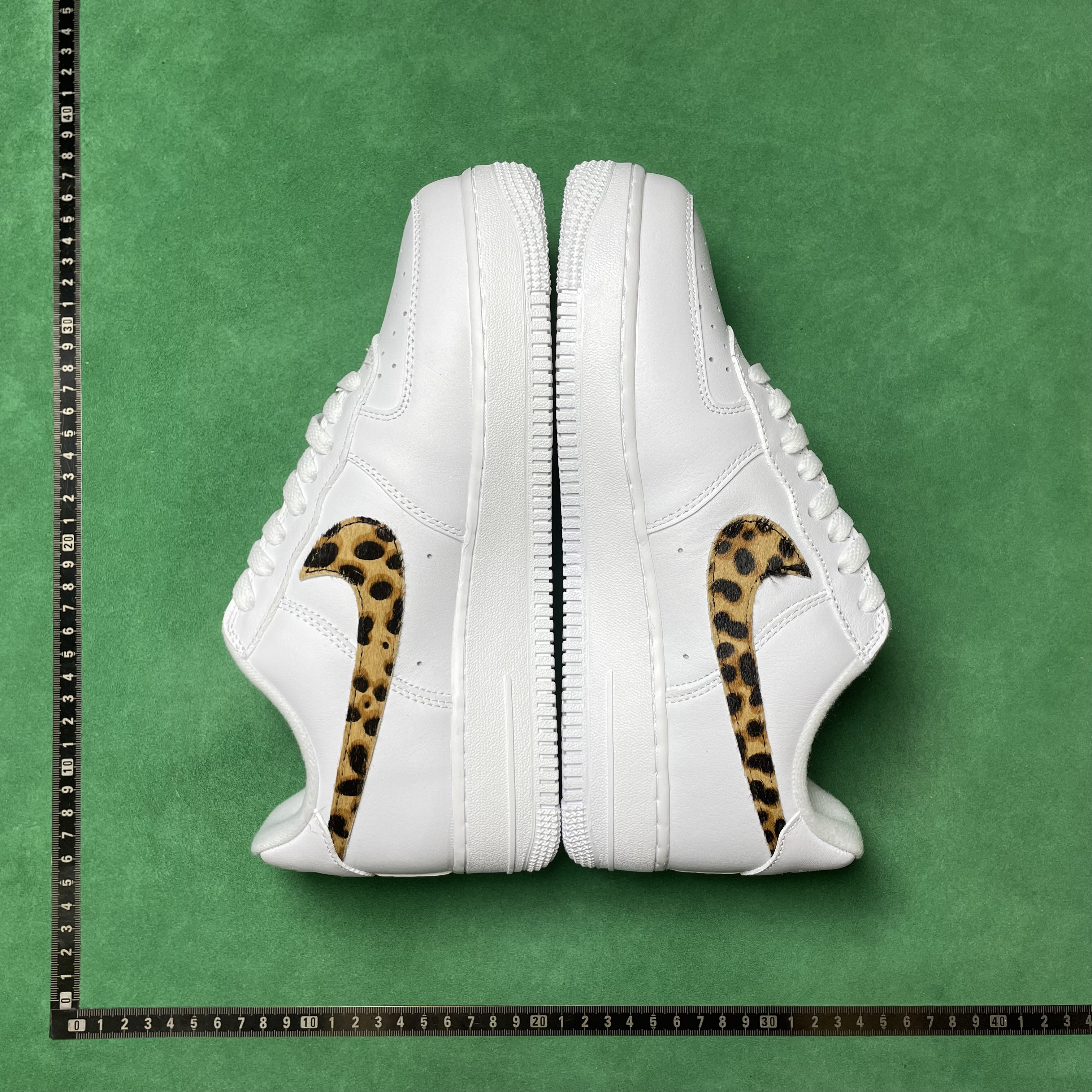 26＄DC  Batch Supreme x GOODENOUGH x Nike Air Force 1 Low SP三方联名 豹纹 舒适百搭 耐磨 低帮 板鞋 男女同款 白色 · image 22