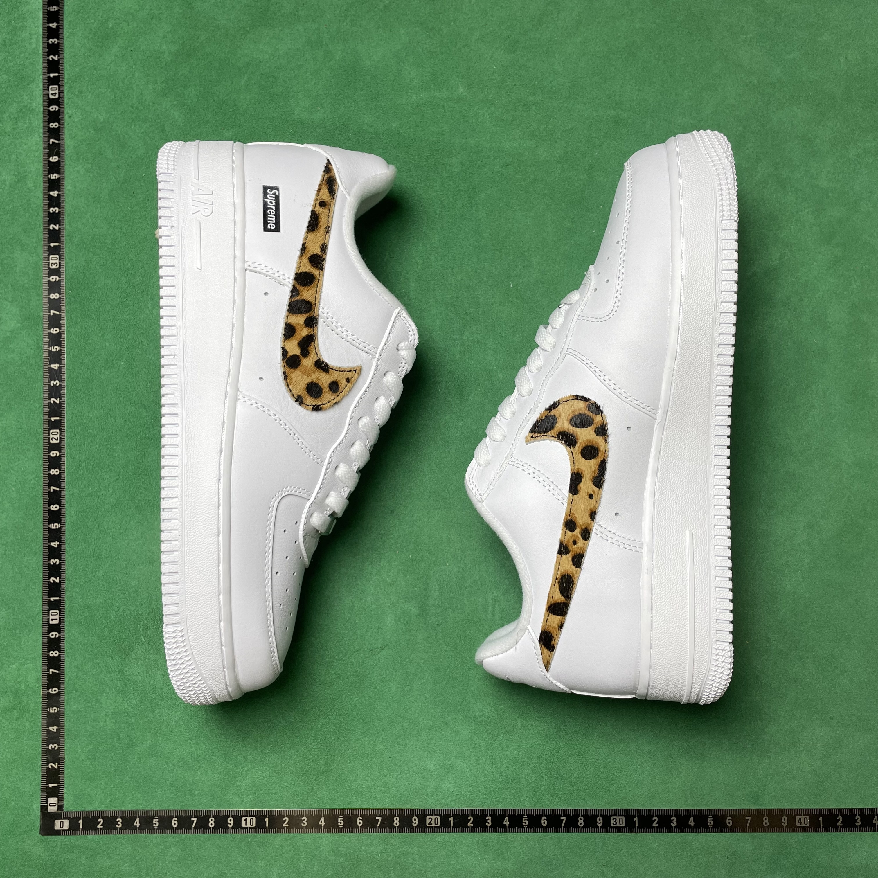 26＄DC  Batch Supreme x GOODENOUGH x Nike Air Force 1 Low SP三方联名 豹纹 舒适百搭 耐磨 低帮 板鞋 男女同款 白色 · image 20