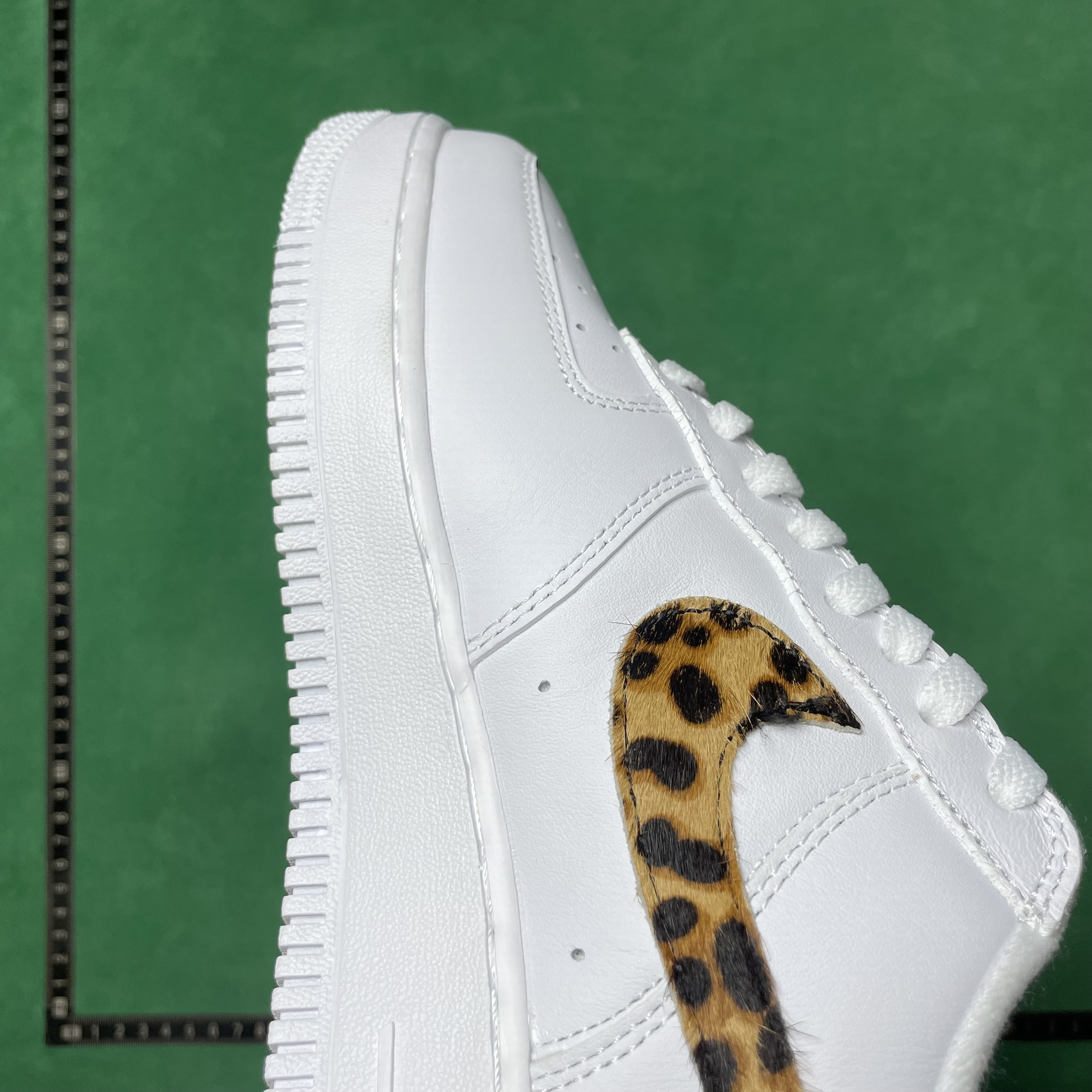 26＄DC  Batch Supreme x GOODENOUGH x Nike Air Force 1 Low SP三方联名 豹纹 舒适百搭 耐磨 低帮 板鞋 男女同款 白色 · image 6