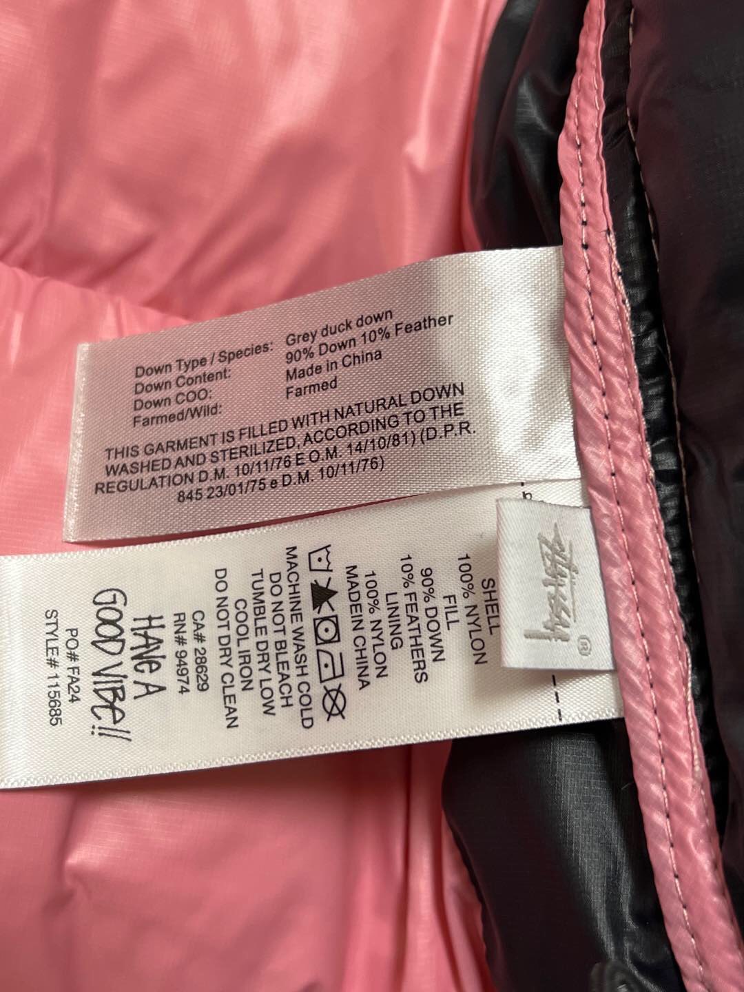P879  Stussy down jacket · image 19
